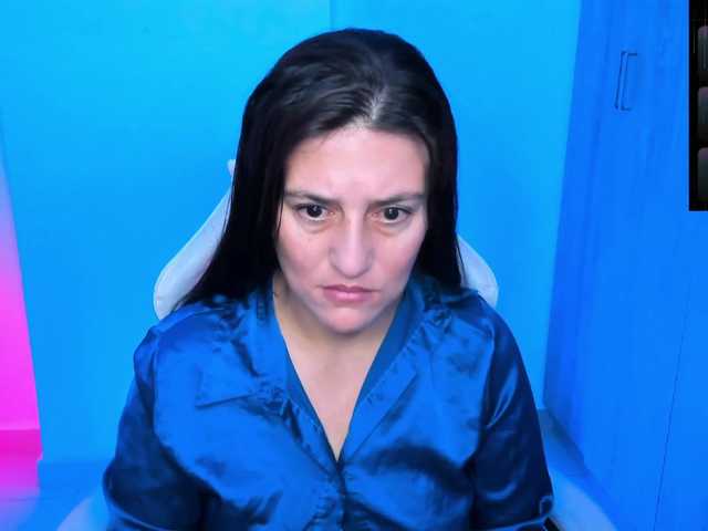 Saskyaajohnson's BongaCams show and profile