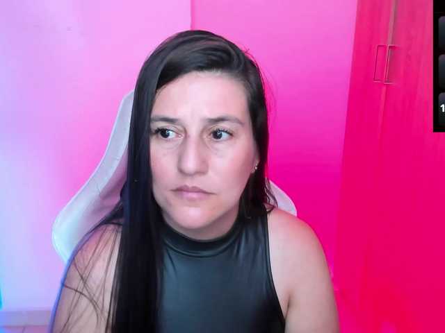 Saskyaajohnson's BongaCams show and profile