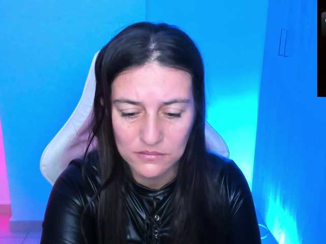 Saskyaajohnson's BongaCams show and profile