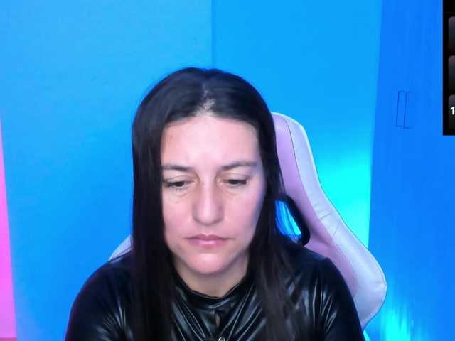 Saskyaajohnson's BongaCams show and profile