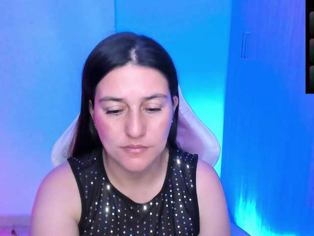 Saskyaajohnson live cam profile