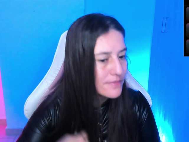 Saskyaajohnson's BongaCams show and profile