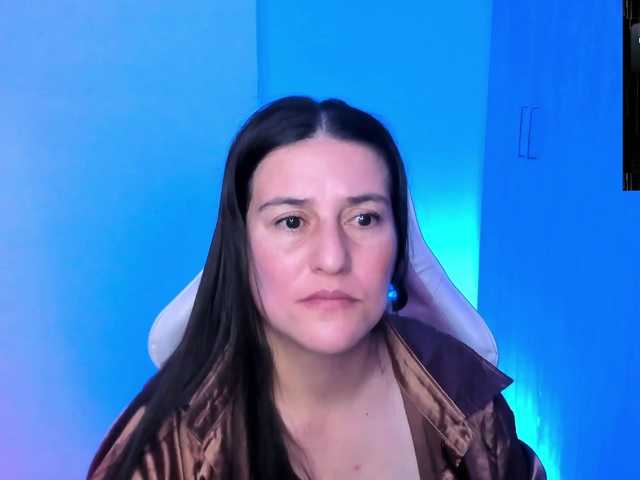 Saskyaajohnson's BongaCams show and profile