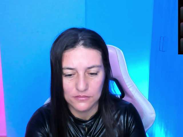 Saskyaajohnson's BongaCams show and profile