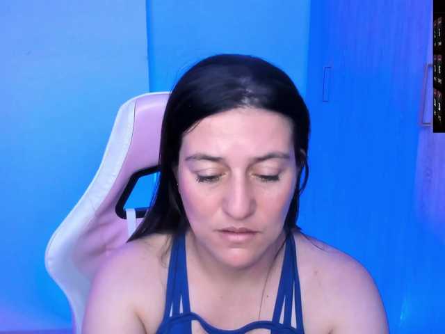 Saskyaajohnson live cam profile