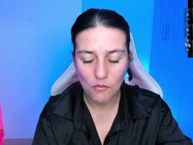 Saskyaajohnson's BongaCams show and profile