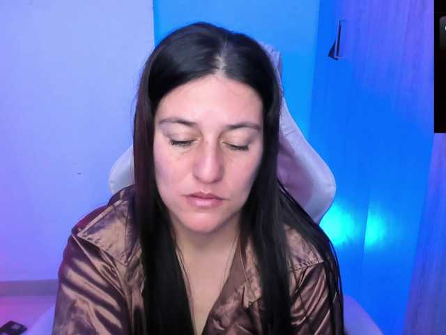 Saskyaajohnson's BongaCams show and profile