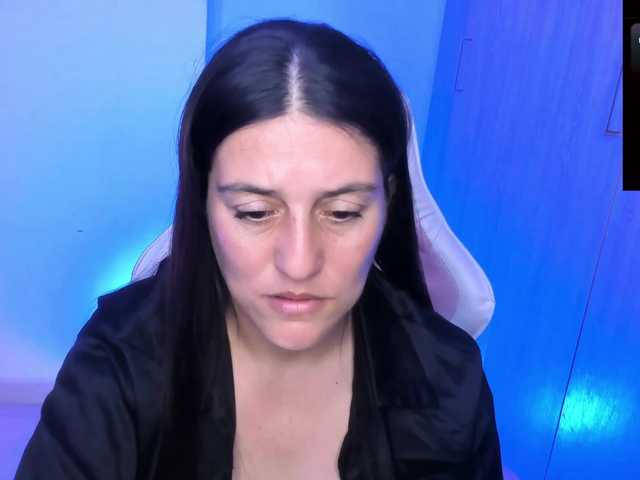 Saskyaajohnson live cam profile