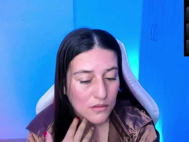 Saskyaajohnson's BongaCams show and profile