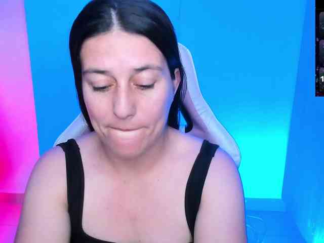 Saskyaajohnson webcam