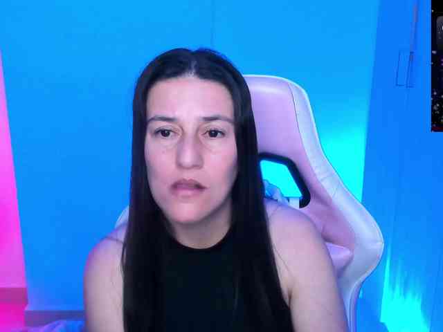 Saskyaajohnson webcam