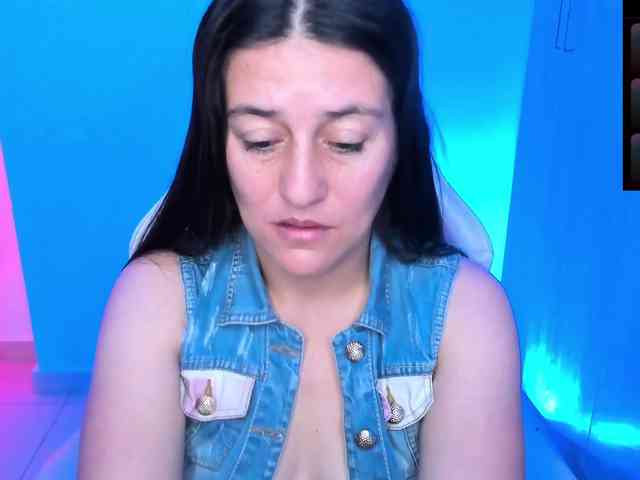 Saskyaajohnson webcam