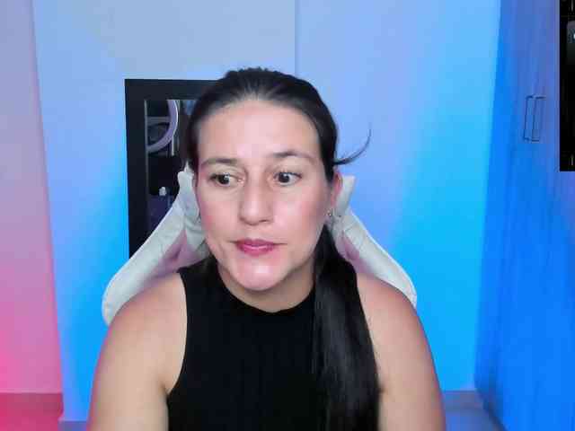 Saskyaajohnson webcam