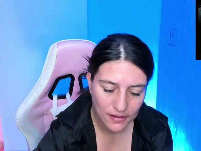 Saskyaajohnson webcam