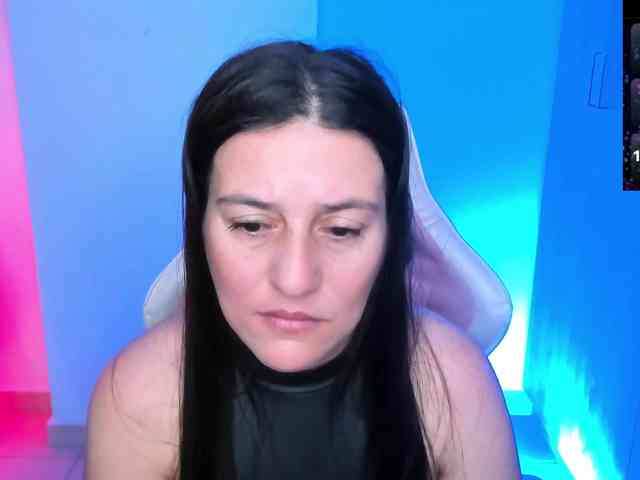 Saskyaajohnson webcam