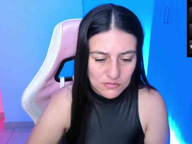 Saskyaajohnson webcam