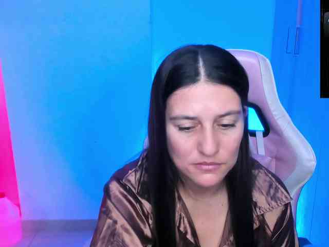 Saskyaajohnson webcam