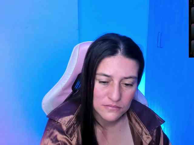 Saskyaajohnson webcam