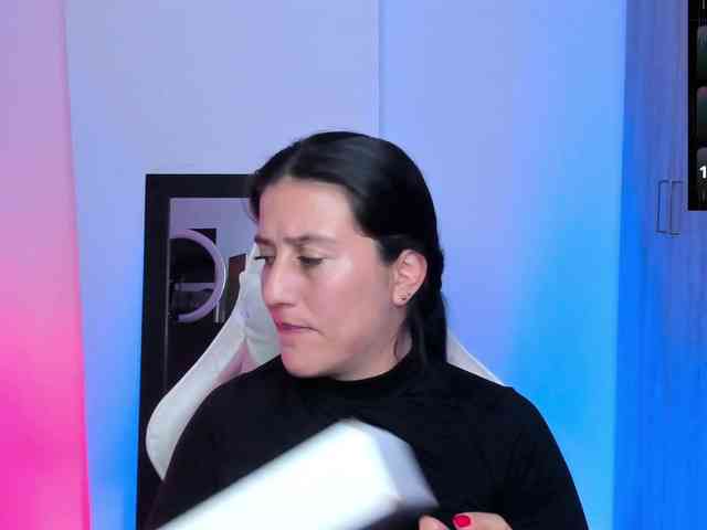 Saskyaajohnson webcam