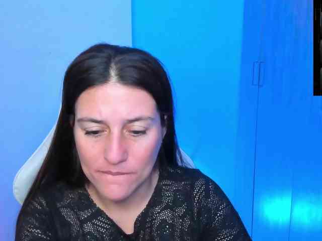 Saskyaajohnson webcam