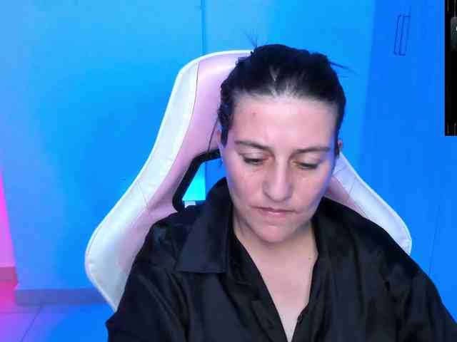 Saskyaajohnson webcam