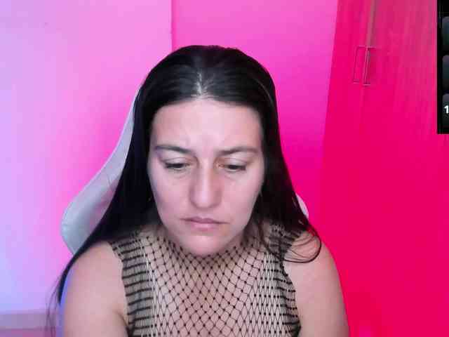 Saskyaajohnson webcam