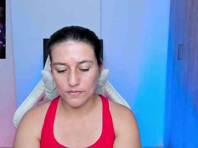 Saskyaajohnson webcam