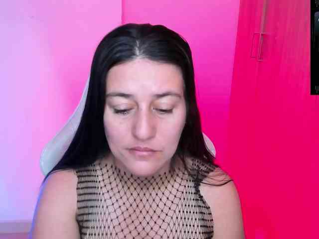 Saskyaajohnson webcam