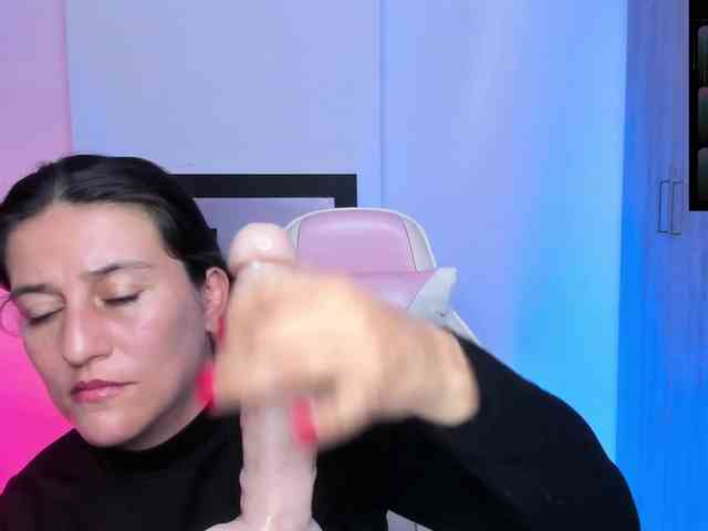 Saskyaajohnson webcam