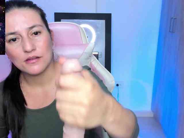 Saskyaajohnson webcam
