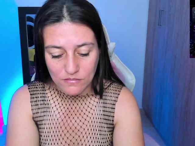 Saskyaajohnson webcam