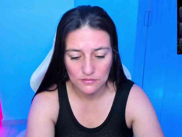 Saskyaajohnson webcam