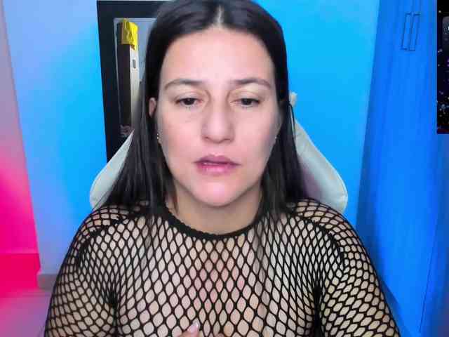 Saskyaajohnson webcam