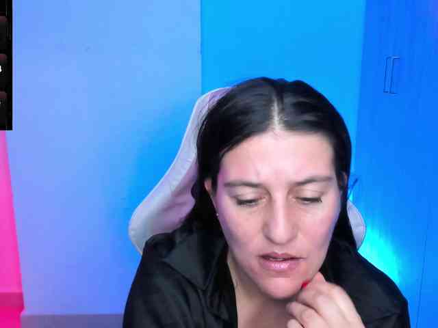 Saskyaajohnson webcam