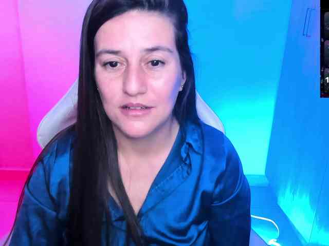 Saskyaajohnson webcam