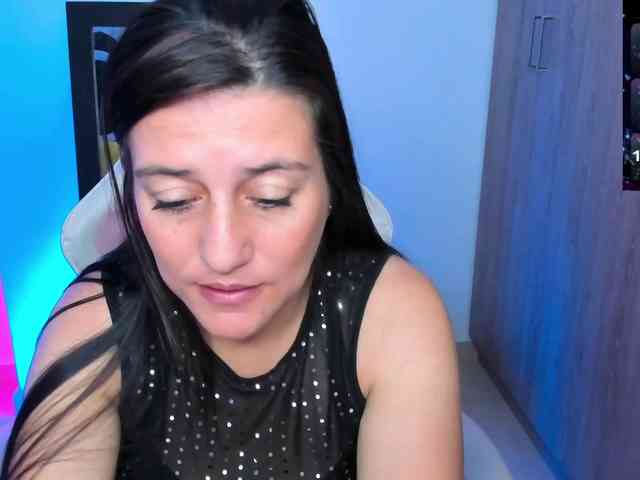 Saskyaajohnson webcam