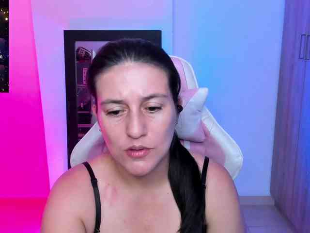 Saskyaajohnson webcam