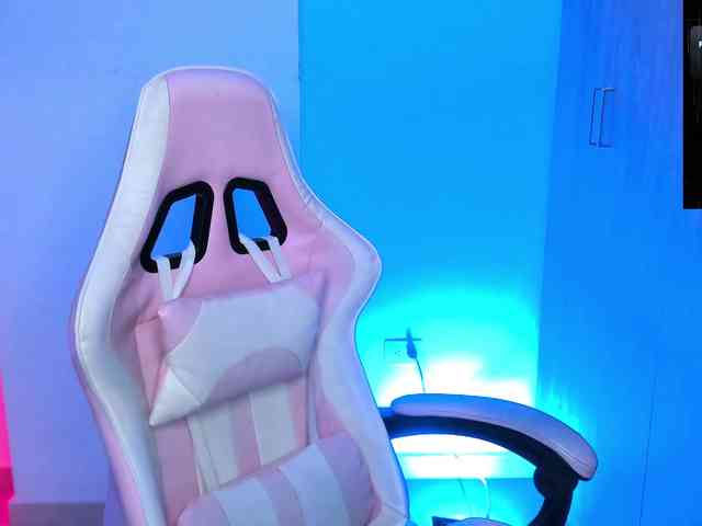 Saskyaajohnson webcam