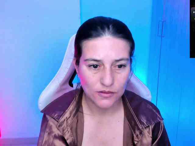 Saskyaajohnson webcam