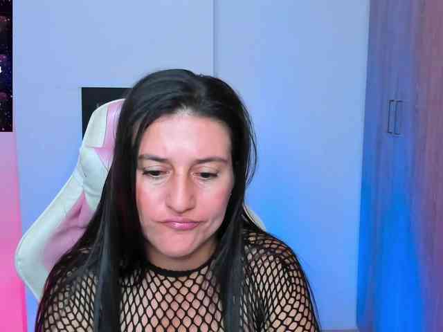 Saskyaajohnson webcam