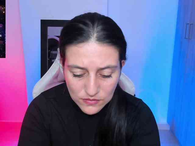Saskyaajohnson webcam