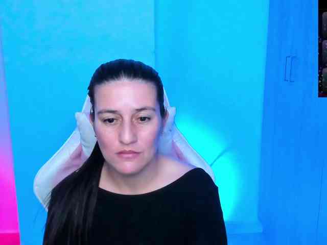 Saskyaajohnson webcam