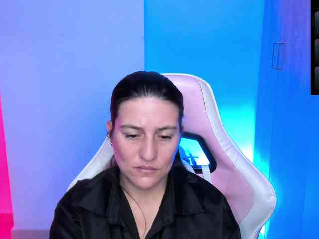 Saskyaajohnson webcam