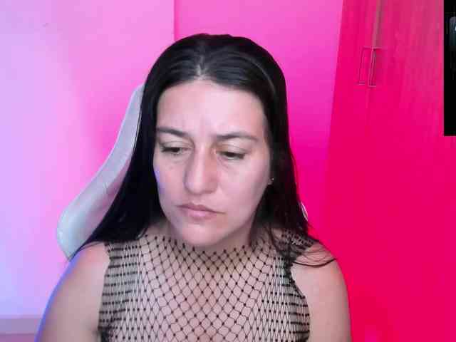 Saskyaajohnson webcam