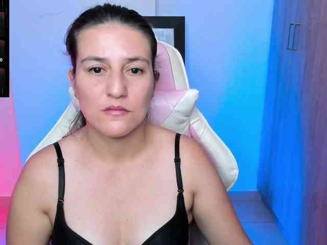 Saskyaajohnson webcam