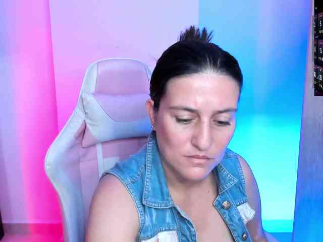 Saskyaajohnson webcam