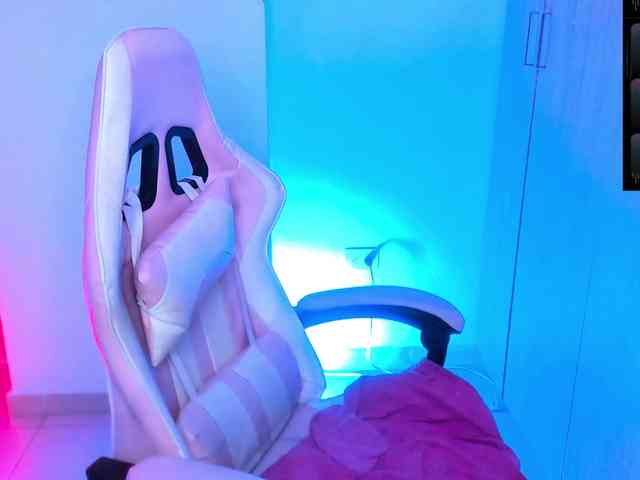 Saskyaajohnson webcam