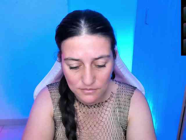 Saskyaajohnson webcam