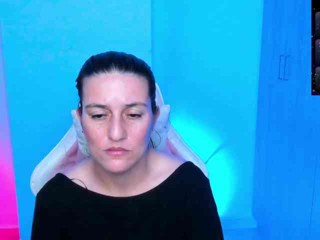 Saskyaajohnson webcam