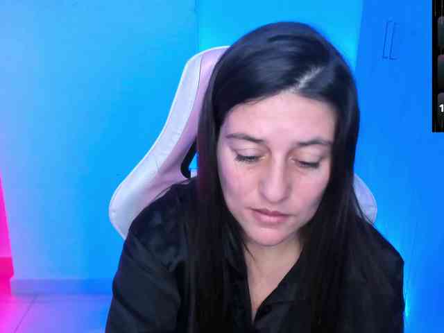 Saskyaajohnson webcam